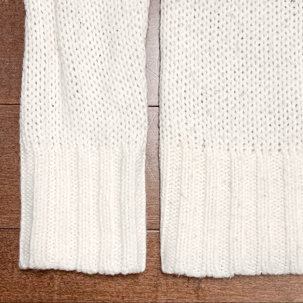 Off-the-shoulder Sweater - Picture 6 of 8